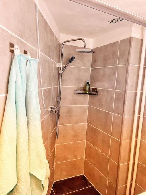 Apartment Naehe Flughafen Dus Düsseldorf Dış mekan fotoğraf