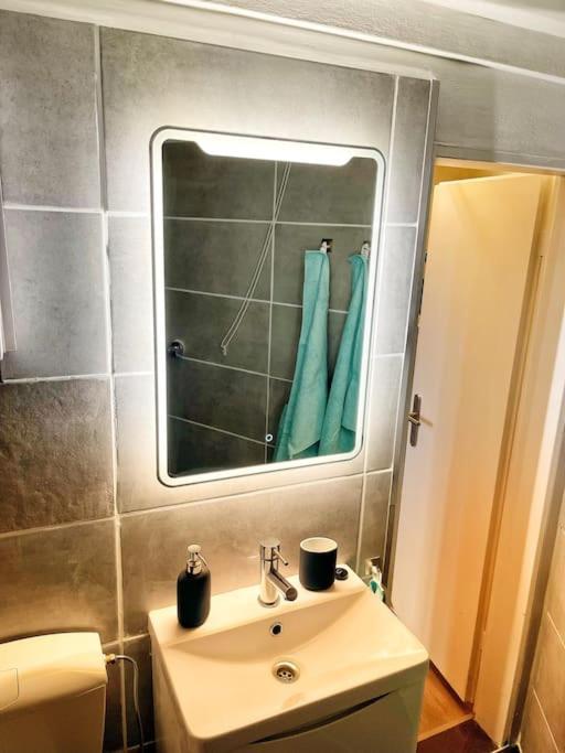 Apartment Naehe Flughafen Dus Düsseldorf Dış mekan fotoğraf